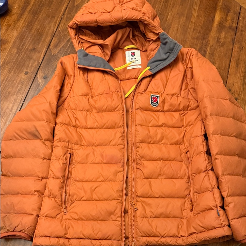 JALLRAVEN women’s size M orange 1974 Expedition series jacket.